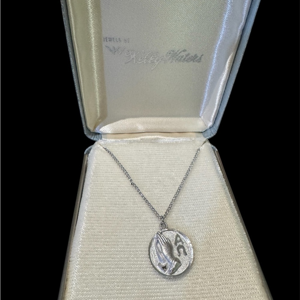 Kelly Waters Necklace with Pendant